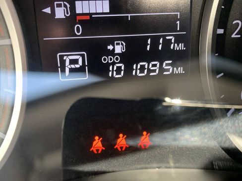 Used 2022 Nissan Versa S FWD image 26