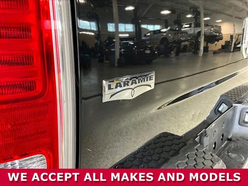 Used 2018 RAM 1500 Laramie w/ Convenience Group AWD/4WD image 23