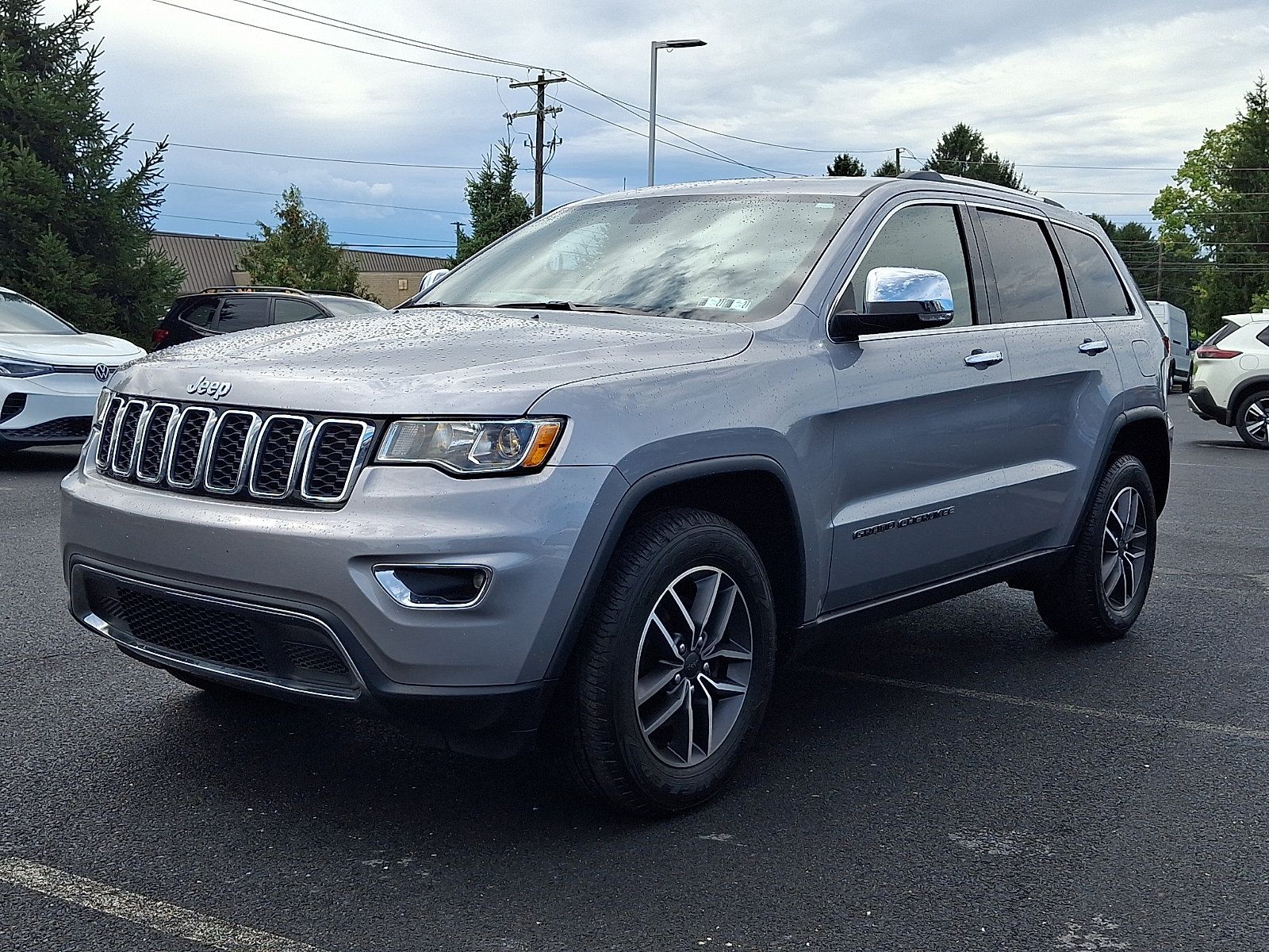 Used 2020 Jeep Grand Cherokee Limited AWD/4WD image 3