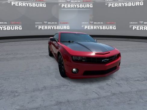 Used 2010 Chevrolet Camaro SS w/ RS Package RWD image 2