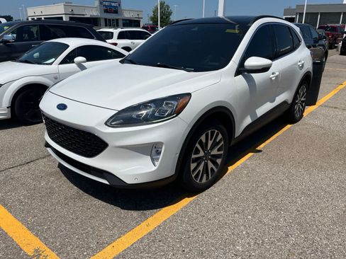 Used 2020 Ford Escape Titanium AWD/4WD image 2