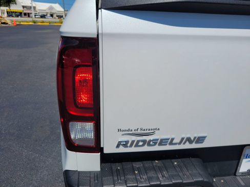 Used 2023 Honda Ridgeline RTL-E image 11