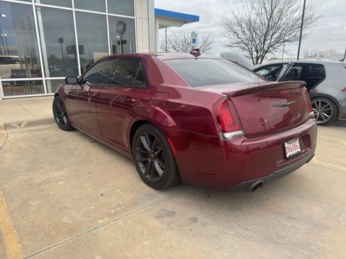 Used 2023 Chrysler 300 C image 5