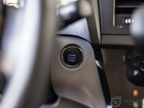 Used 2020 Toyota Sienna LE w/ LE Preferred Package FWD image 27