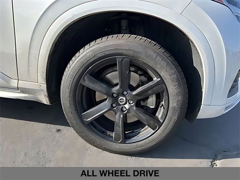Used 2020 Volvo XC90 T6 Momentum image 12