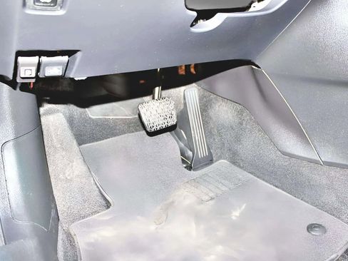 Used 2016 MAZDA MAZDA3 i Sport image 9