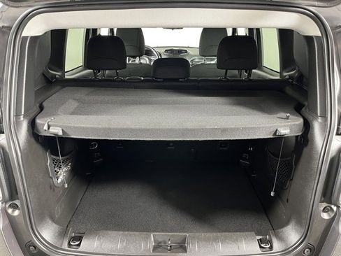 Used 2018 Jeep Renegade Latitude w/ Safety & Security Group image 36