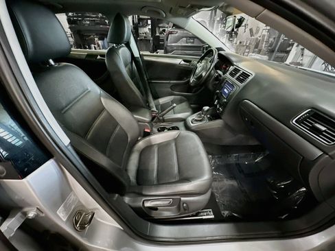 Used 2014 Volkswagen Jetta TDI FWD image 30
