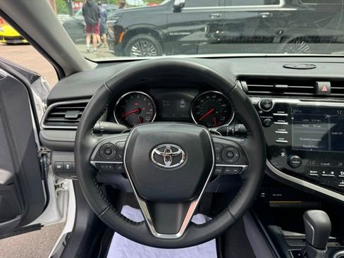 Used 2019 Toyota Camry XSE FWD image 18