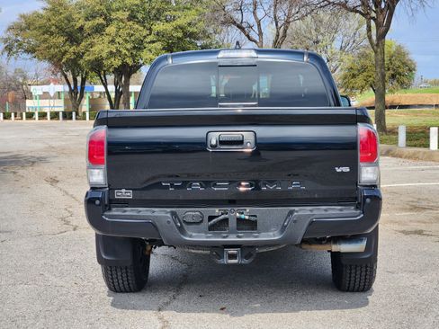 Used 2021 Toyota Tacoma TRD Off-Road w/ TRD Premium Off Road Package image 33