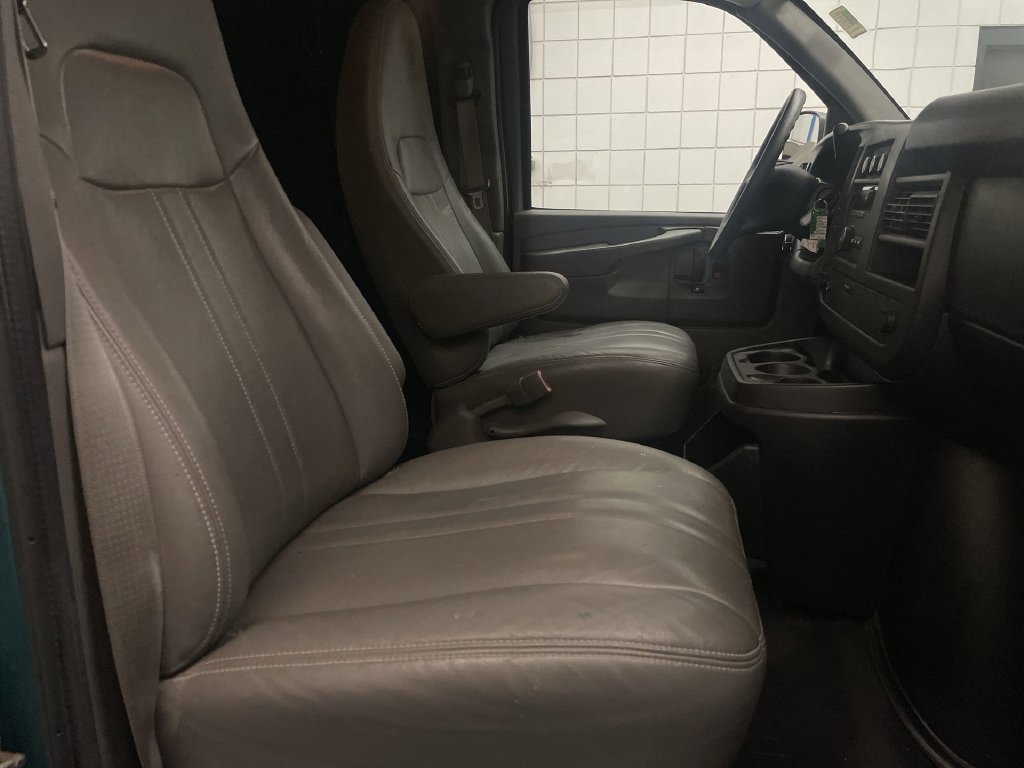 Used 2014 GMC Savana 1500 RWD image 15