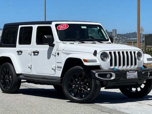 Used 2022 Jeep Wrangler Unlimited Sahara image 2