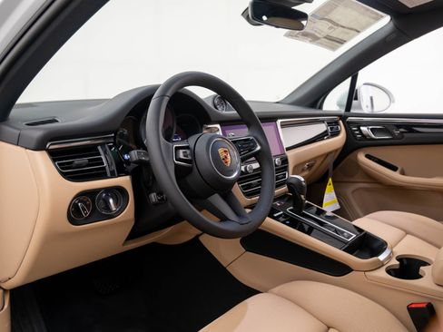 New 2026 Porsche Macan S image 4
