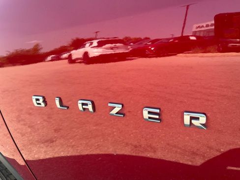 Used 2019 Chevrolet Blazer LT FWD image 32
