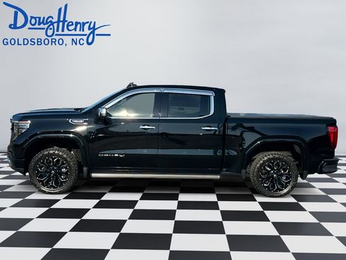 Used 2025 GMC Sierra 1500 Denali w/ Denali Reserve Package AWD/4WD image 2