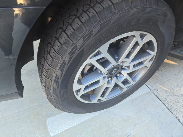 Used 2025 Ford Expedition Active AWD/4WD image 21