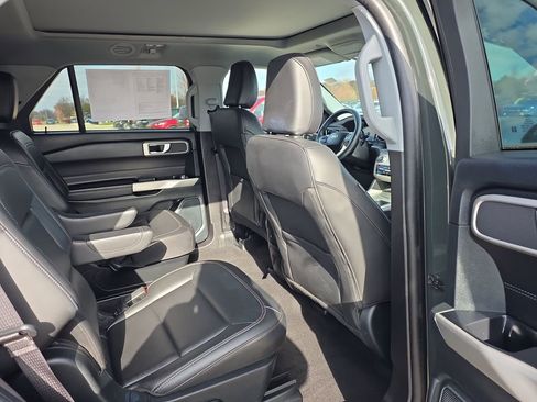 Used 2023 Ford Explorer XLT w/ Equipment Group 202A image 35