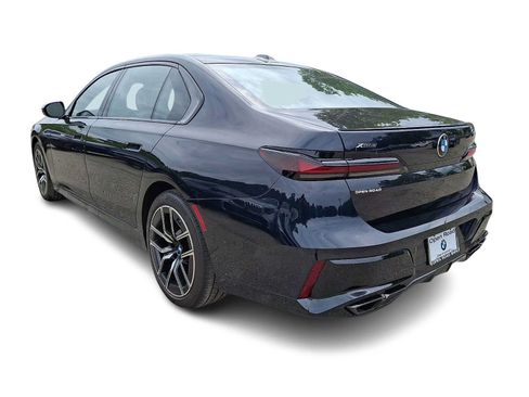 Used 2023 BMW 760i xDrive AWD/4WD image 4