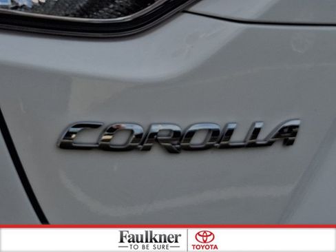 Used 2025 Toyota Corolla LE FWD image 28