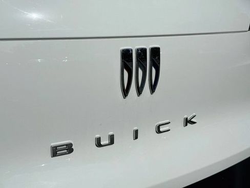 Used 2024 Buick Envista Preferred w/ Convenience II Package FWD image 11