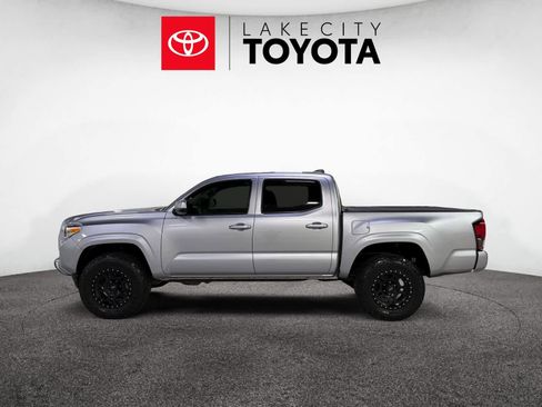Used 2022 Toyota Tacoma SR image 3