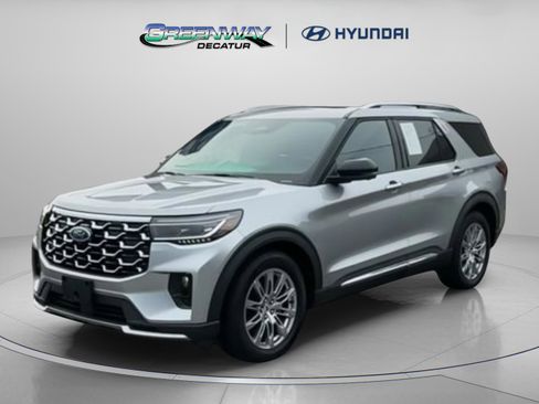 Used 2025 Ford Explorer Platinum RWD image 4
