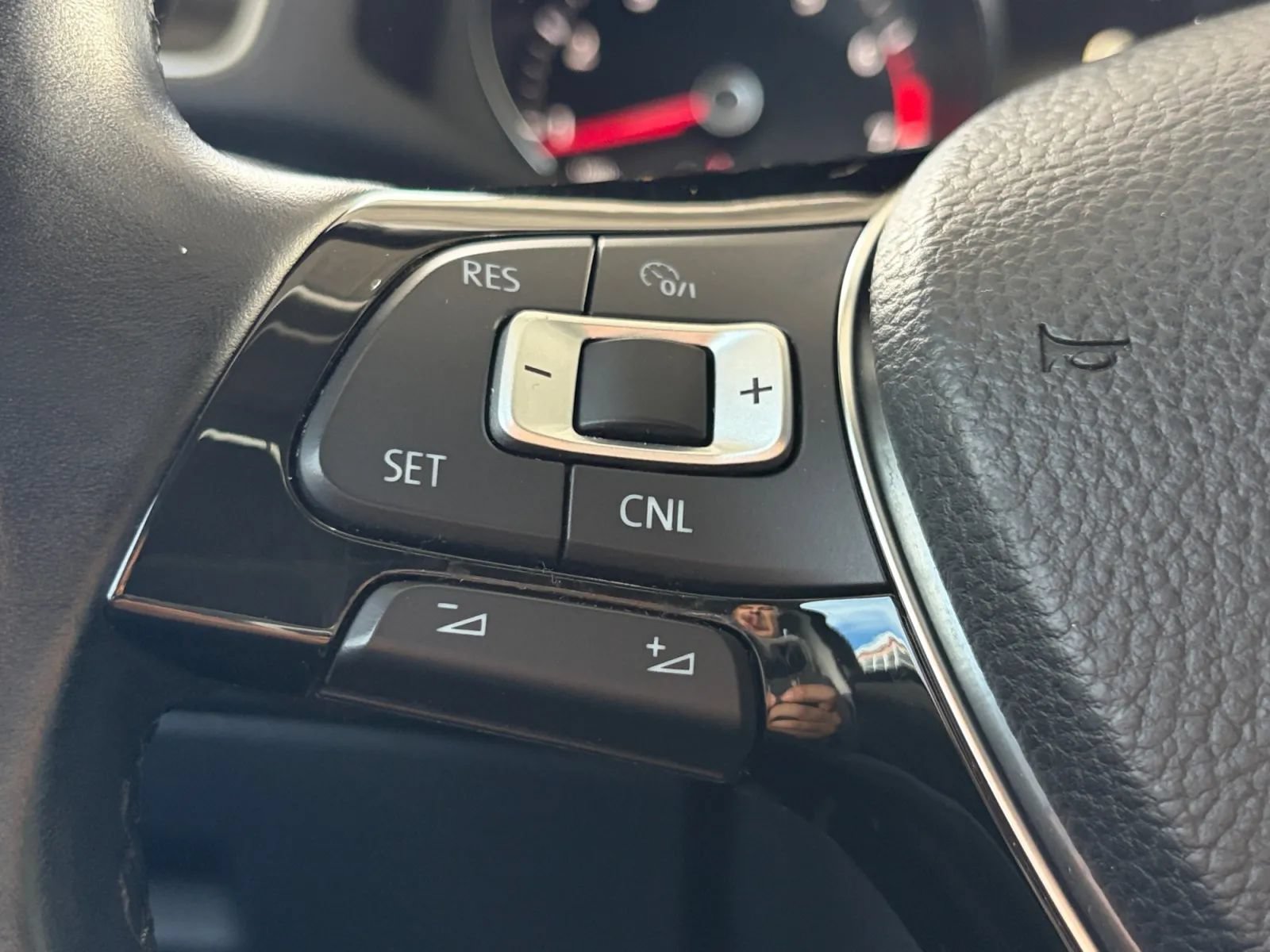 Used 2019 Volkswagen Passat 2.0T Wolfsburg w/ Wheels & Sunroof Package FWD image 30