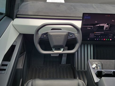 Used 2024 Tesla Cybertruck Cyberbeast AWD/4WD image 17