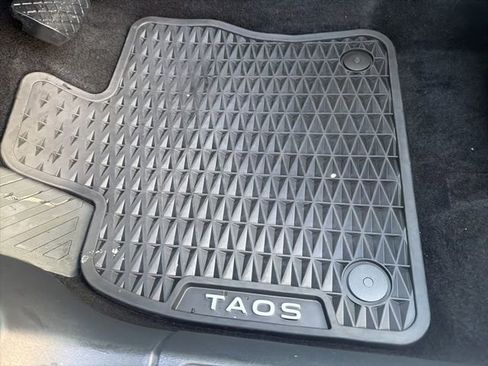 Certified 2025 Volkswagen Taos SEL w/ Black Wheel Plus Package image 20