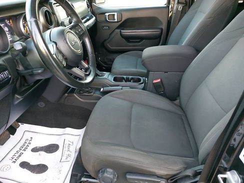Used 2018 Jeep Wrangler Unlimited Sport S AWD/4WD image 13