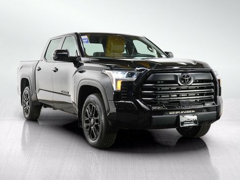 Used 2025 Toyota Tundra Limited AWD/4WD image 9