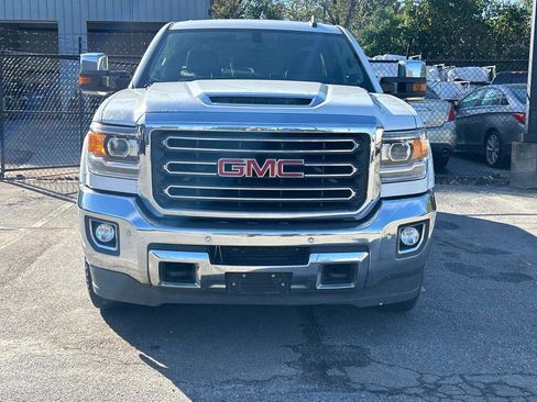 Used 2018 GMC Sierra 2500 SLT w/ Duramax Plus Package image 3