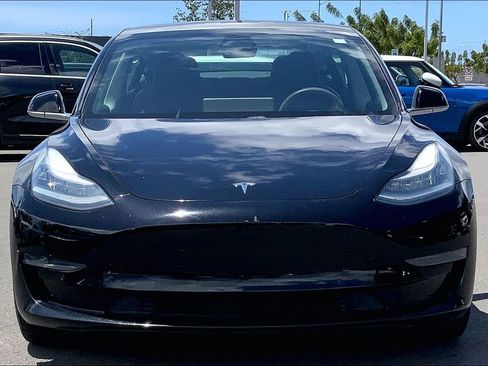 Used 2020 Tesla Model 3 Standard Range Plus image 3