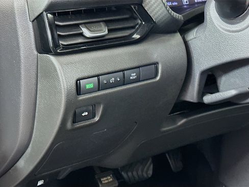 Used 2024 Nissan Sentra SV image 17