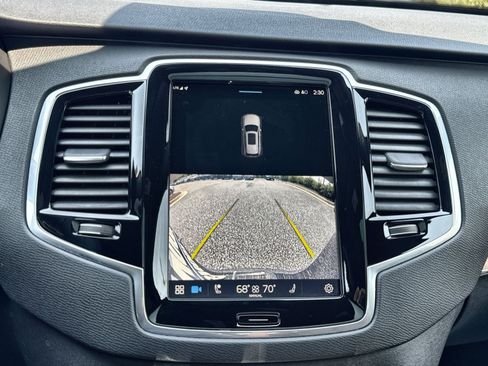 Certified 2024 Volvo XC90 T8 Plus AWD/4WD image 19