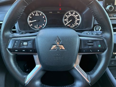 Used 2024 Mitsubishi Outlander FWD image 33