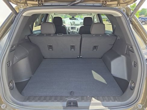Used 2024 Chevrolet Equinox LT FWD image 34