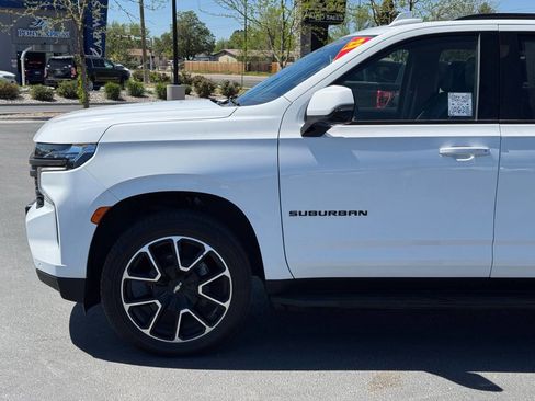 Used 2021 Chevrolet Suburban RST w/ Luxury Package AWD/4WD image 4