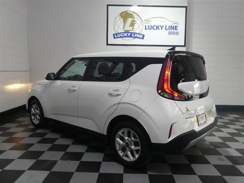 Used 2024 Kia Soul LX w/ Option Group 015 image 11
