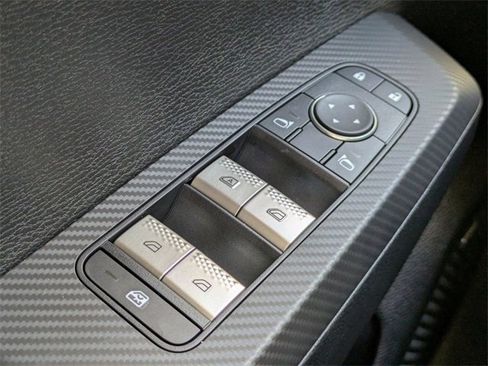 New 2025 Mitsubishi Outlander ES image 24