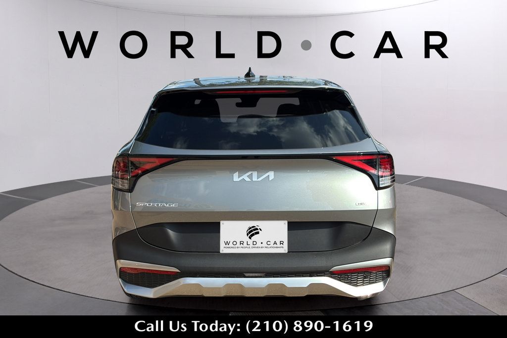 Used 2025 Kia Sportage LX FWD image 14