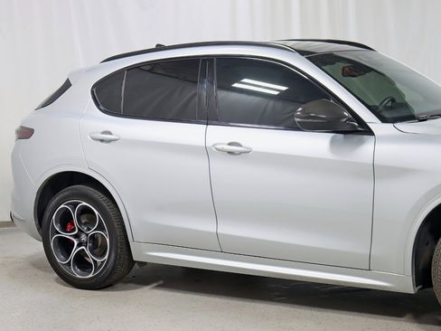 Used 2021 Alfa Romeo Stelvio Ti Sport image 4