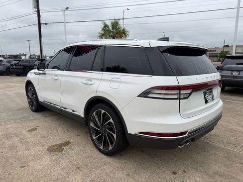 Used 2025 Lincoln Aviator Reserve w/ Luxury Package RWD image 3