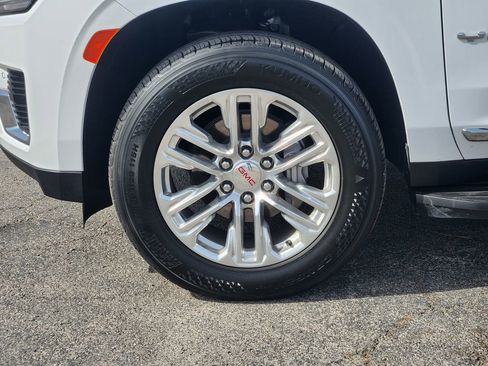 Used 2024 GMC Yukon XL SLT image 13