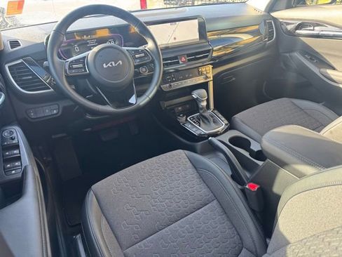 Used 2025 Kia Seltos S image 12