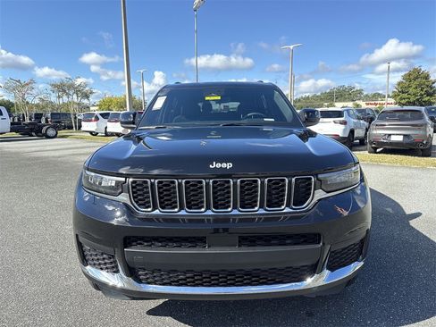 New 2025 Jeep Grand Cherokee L Laredo w/ Luxury Tech Group I image 8