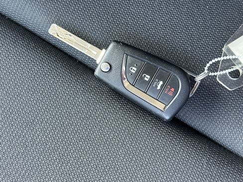 Used 2025 Toyota Corolla LE image 37