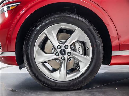 New 2026 Genesis GV70 2.5T AWD/4WD image 13