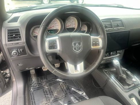 Used 2014 Dodge Challenger R/T RWD image 17