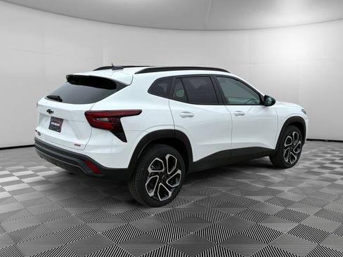 New 2026 Chevrolet Trax RS w/ Sunroof Package FWD image 5